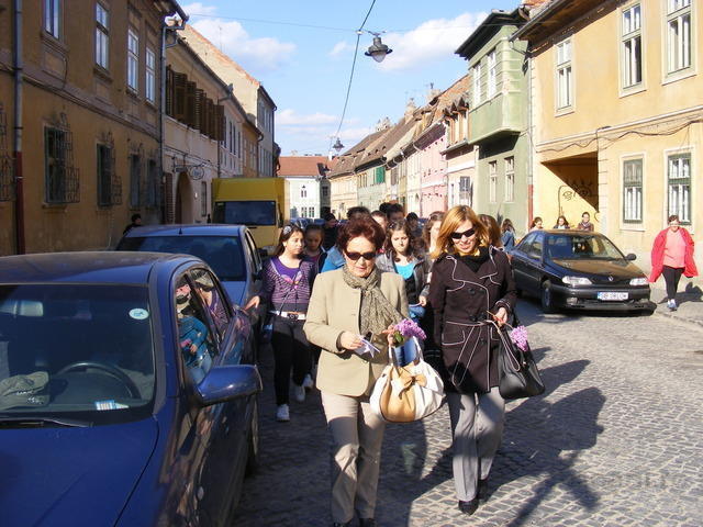 Mergem spre Piata mica