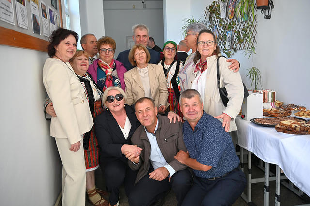 Drumuri diferite, aceleași amintiri