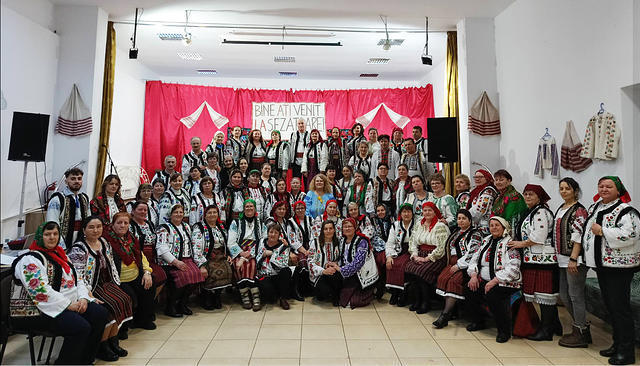 Costume populare românești autentice