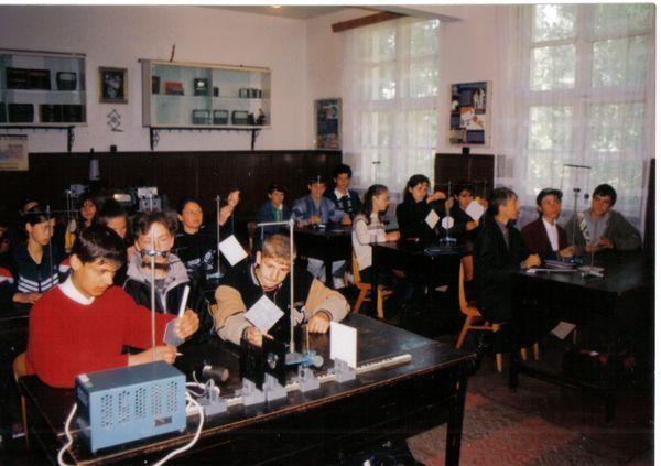 In laboratorul de fizica cu doamna Nanca Gabriela